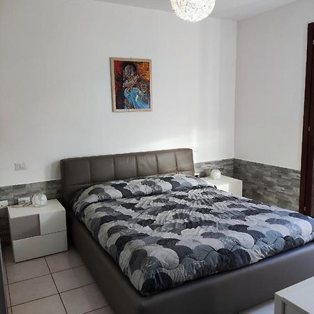 Vico Stazione Apartment Uta Buitenkant foto
