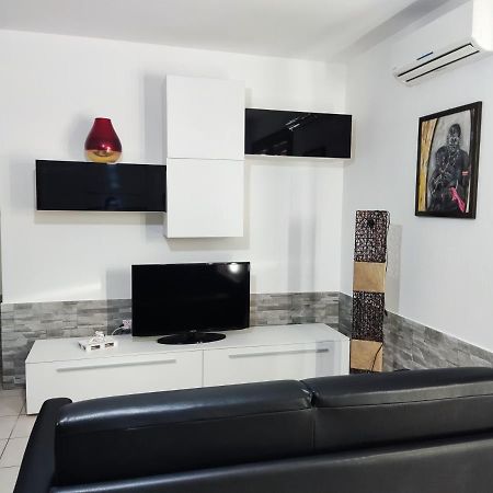 Vico Stazione Apartment Uta Buitenkant foto