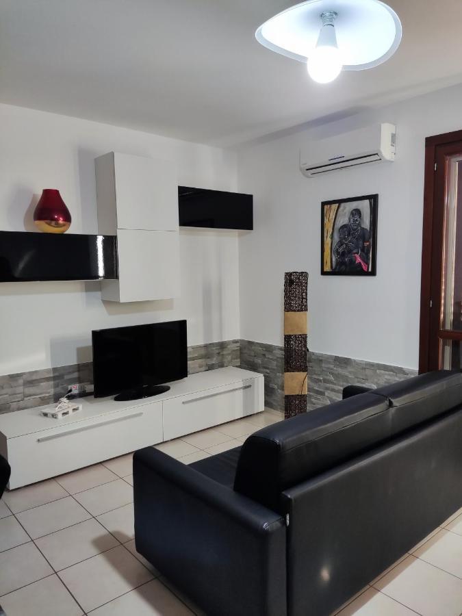 Vico Stazione Apartment Uta Buitenkant foto